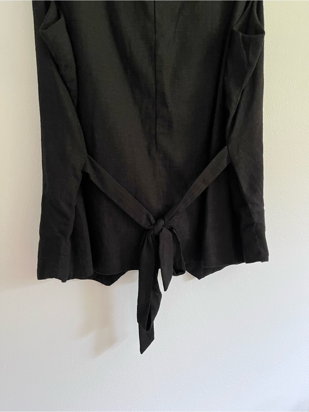 Black Linen Button-Front Sleeveless Vest Quiet Luxury Minimalist Preppy Size M - Picture 6 of 6